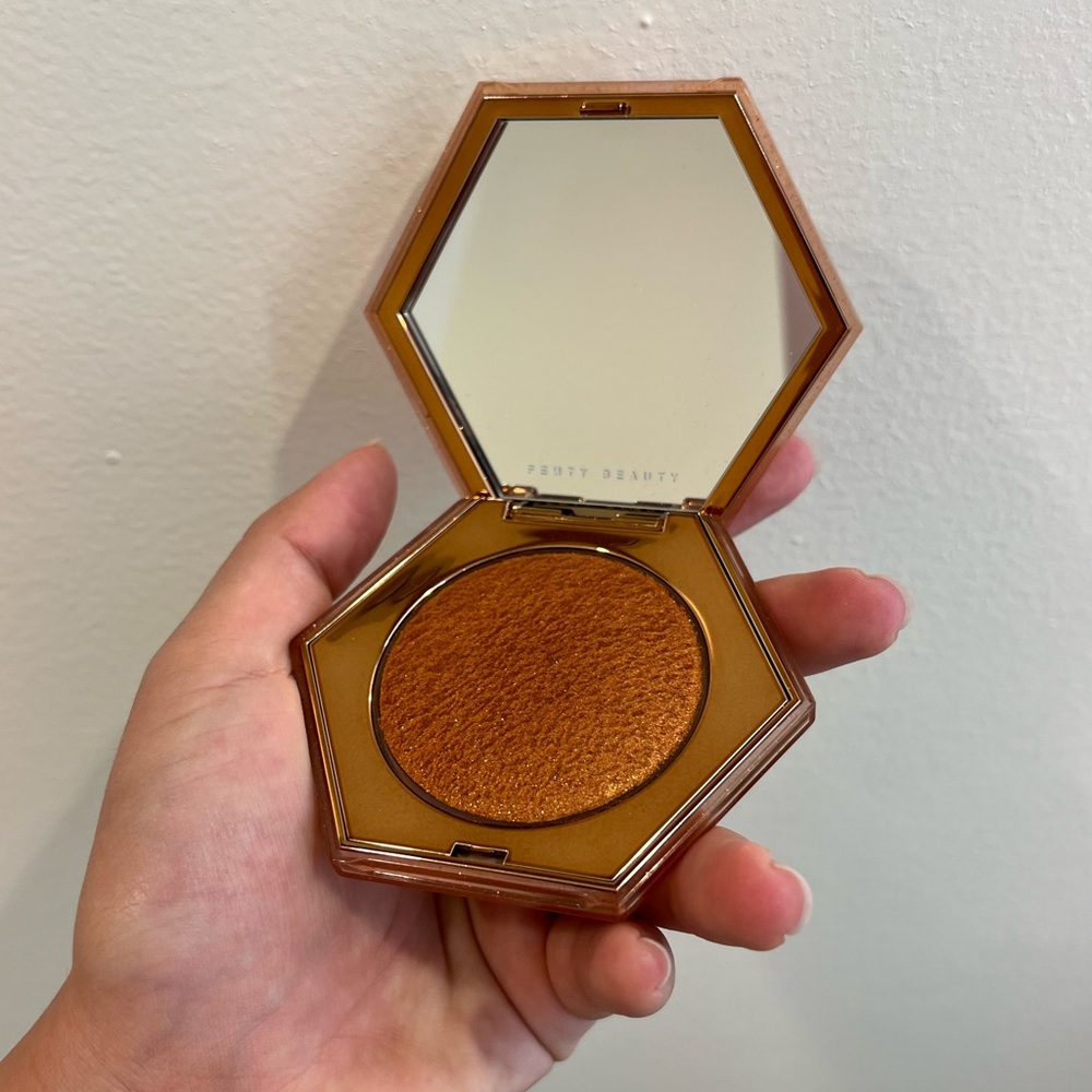 Fenty Beauty Gold Highlighter